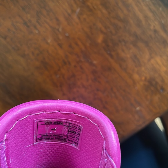 Crocs Chelsea boots (sz 6) - Picture 7 of 7